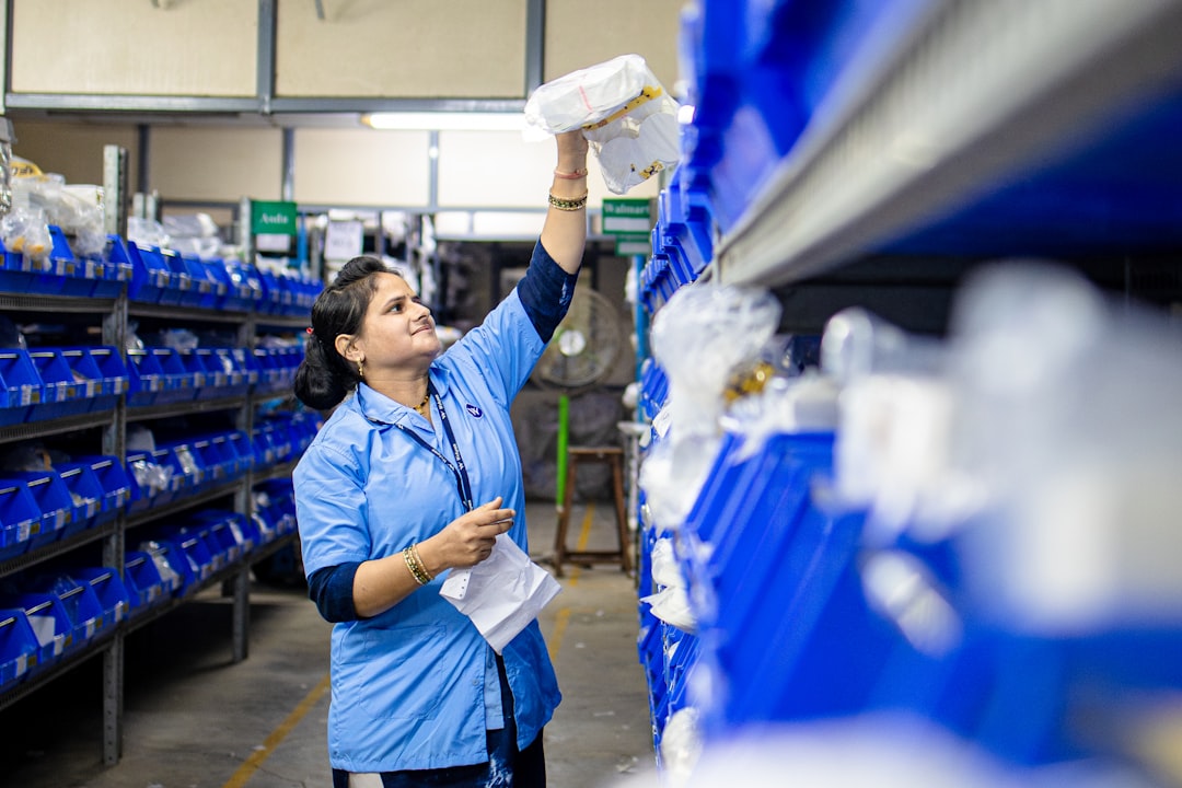 Why Some Warehouses Pay a $500 Sign-On Bonus Quietly